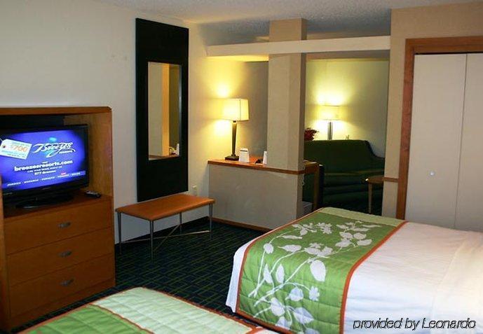 Fairfield Inn & Suites Cleveland Avon Oda fotoğraf